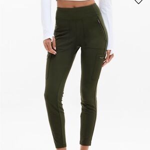 Athleta Headlands hybrid cargo leggings, size large, dark green